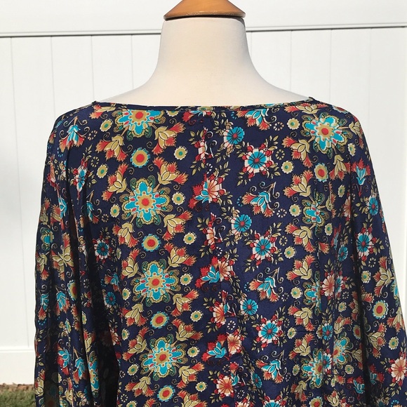 NWOT Tolani Multicolor Floral 100% Silk V Neck Dolman Sleeves Blouse Size Small - Picture 6 of 16